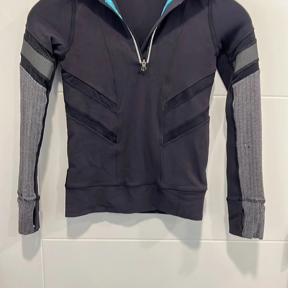 Lululemon  Ivivva 1/4 zip long sleeve shirt size 7 - Picture 5 of 11